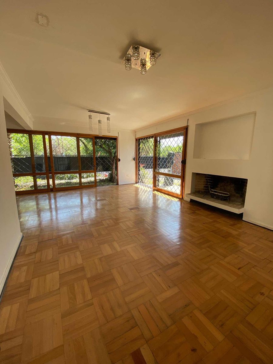 Arriendo Casa 4D 3B 2E 1B Troncos Viejos - La Reina