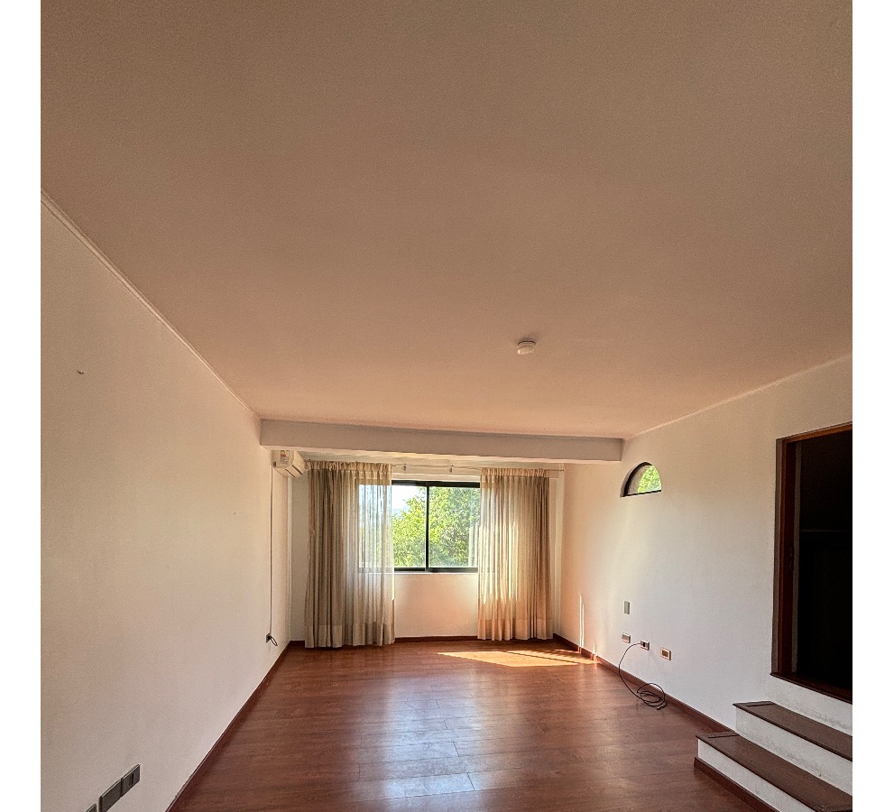 Arriendo Casa 6D en suite Walk-in cl&oacute;set 4B 3E 1B Quinchamal&iacute; - Las Condes