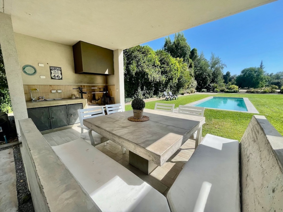 Venta Casa NO 5D en suite Walk-in cl&oacute;set 5B 4E 1B Chicureo - Colina