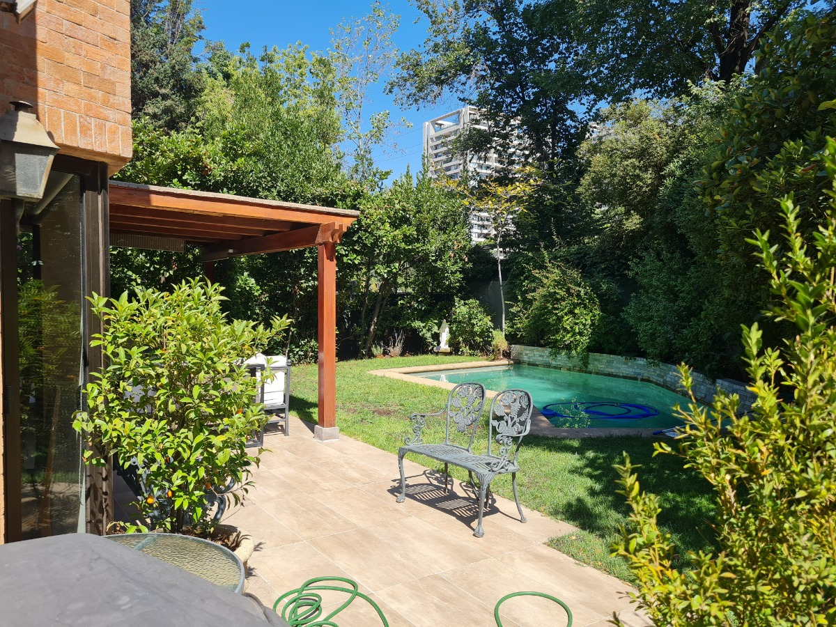 Venta Casa NP 5D 4B 2E Tabancura - Vitacura