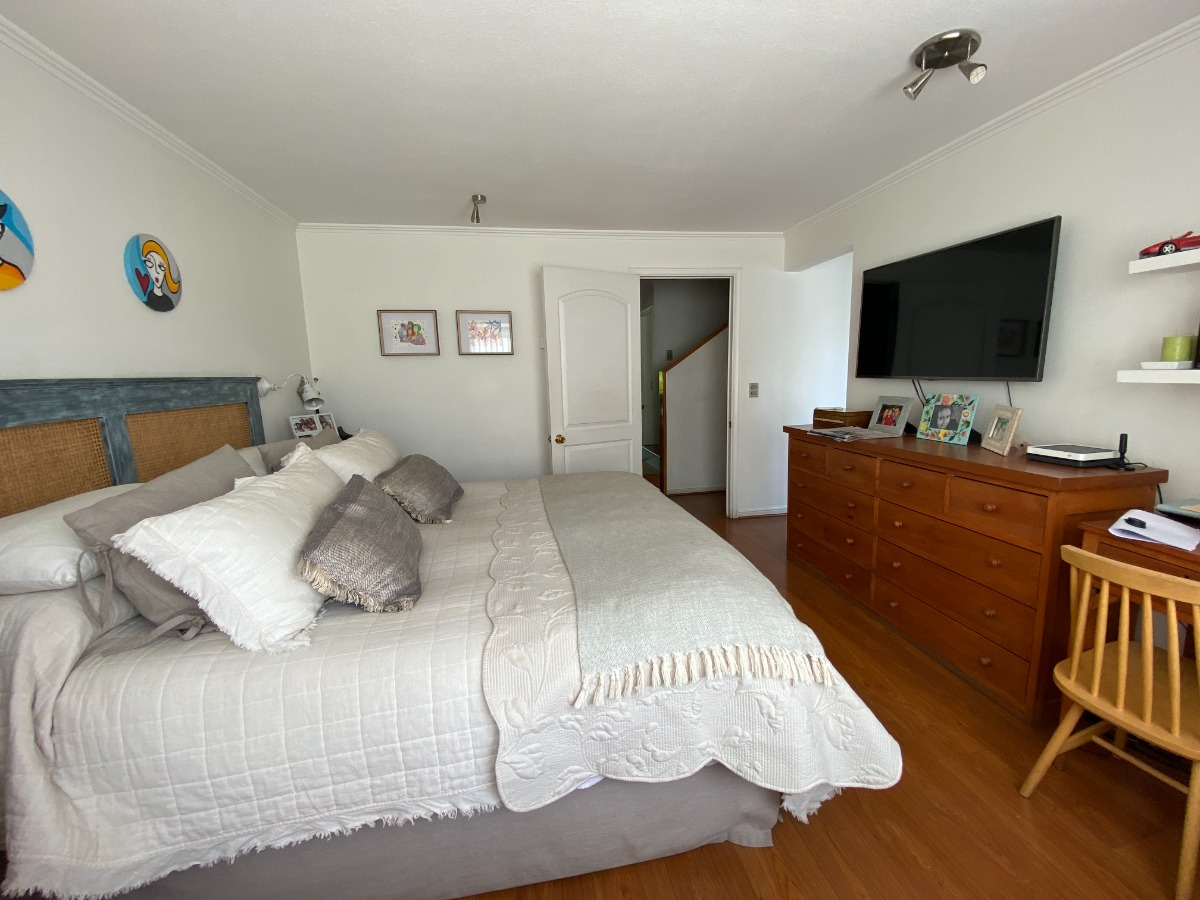 Venta Casa NOSP 4D en suite Walk-in cl&oacute;set 4B 2E 1B San Carlos de Apoquindo - Las Condes