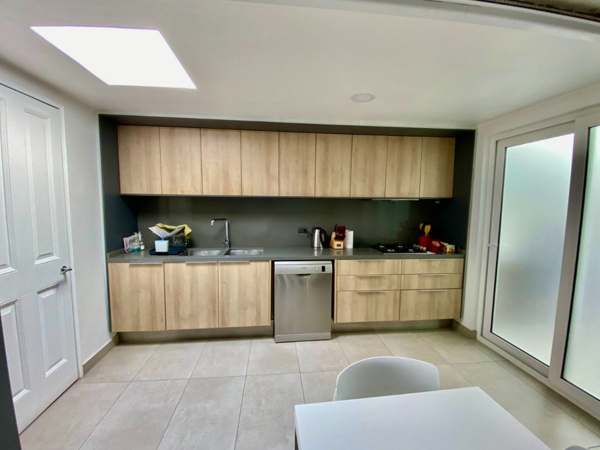 Arriendo Casa NP 4D Walk-in cl&oacute;set 3B 2E  - Vitacura