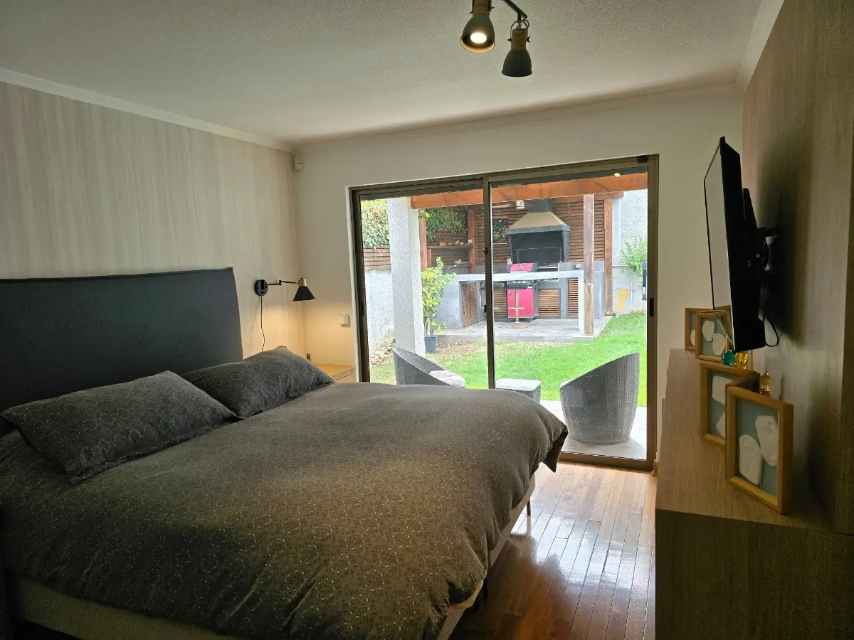 Venta Casa P 5D 4B 2E 2B San Carlos de Apoquindo - Las Condes