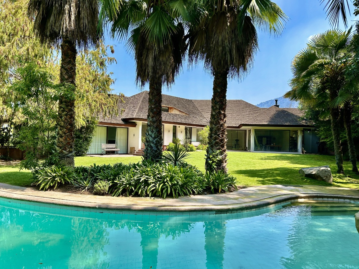 Arriendo Casa N 5D en suite Walk-in cl&oacute;set 6B 6E 2B Santa Mar&iacute;a de Manquehue - Vitacura