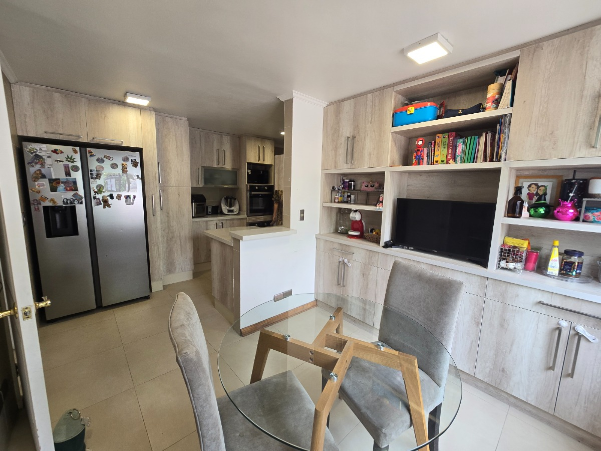 Venta Casa P 5D 4B 2E 2B San Carlos de Apoquindo - Las Condes