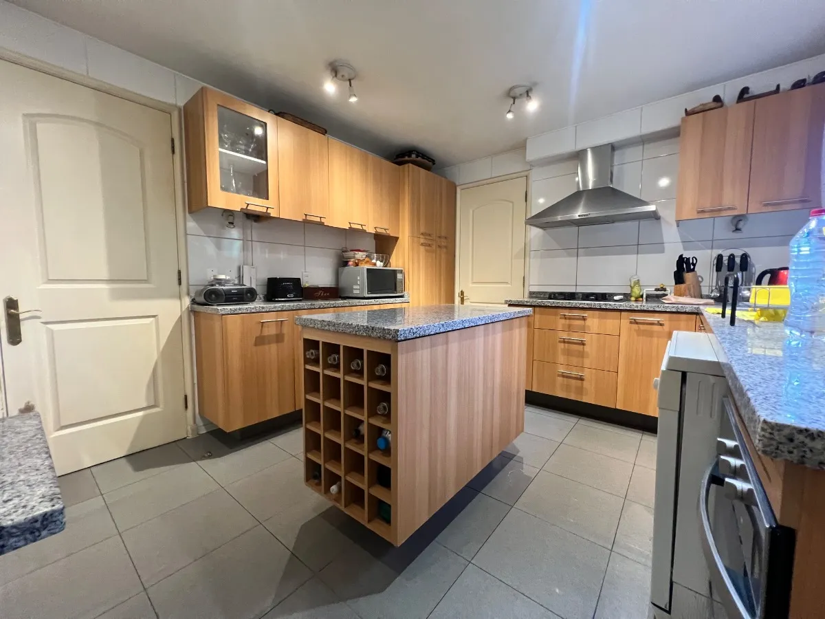 Venta Casa NO 5D WI cl&oacute;set Suite 4B 2E 1Bd La Dehesa - Lo Barnechea