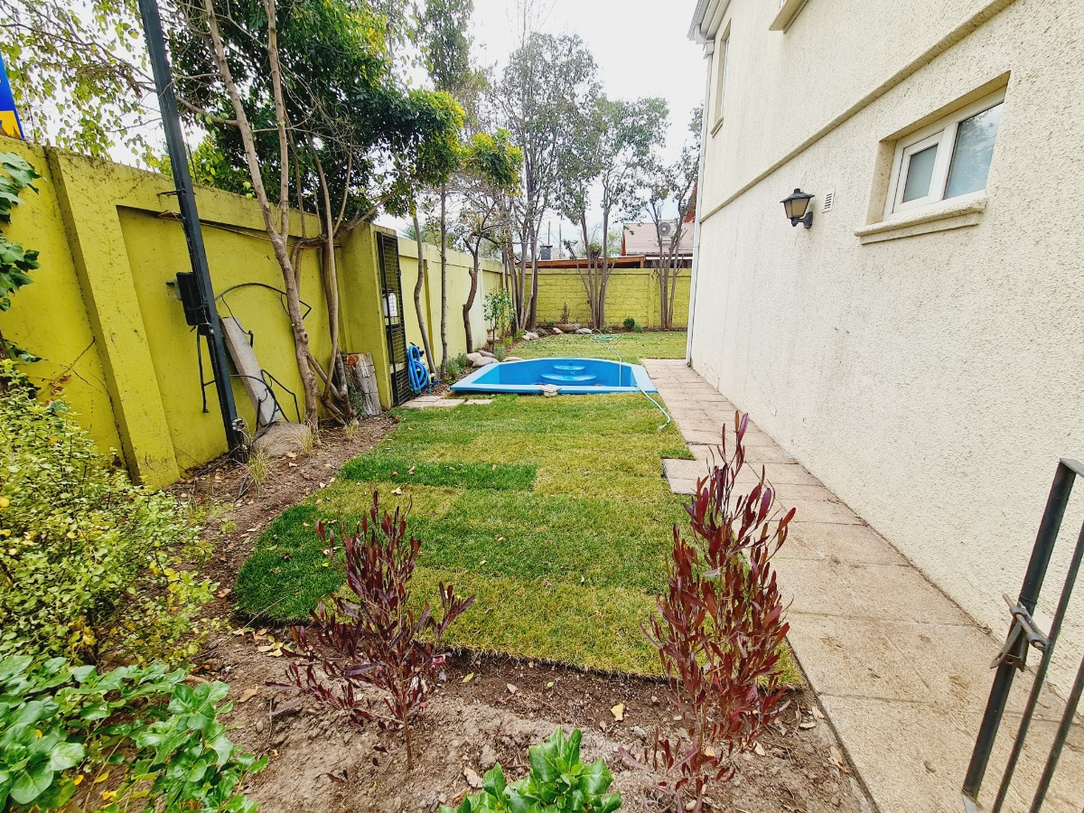 Arriendo Casa SO 6D 3B 2E 1B Nuestra Se&ntilde;ora del Rosario - Vitacura