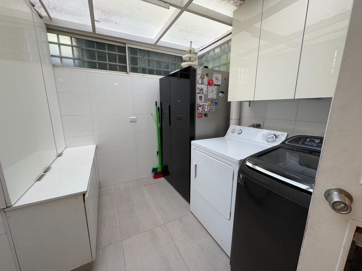 Venta Casa 4D en suite Walk-in cl&oacute;set 3B 2E 1B San Carlos de Apoquindo - Las Condes