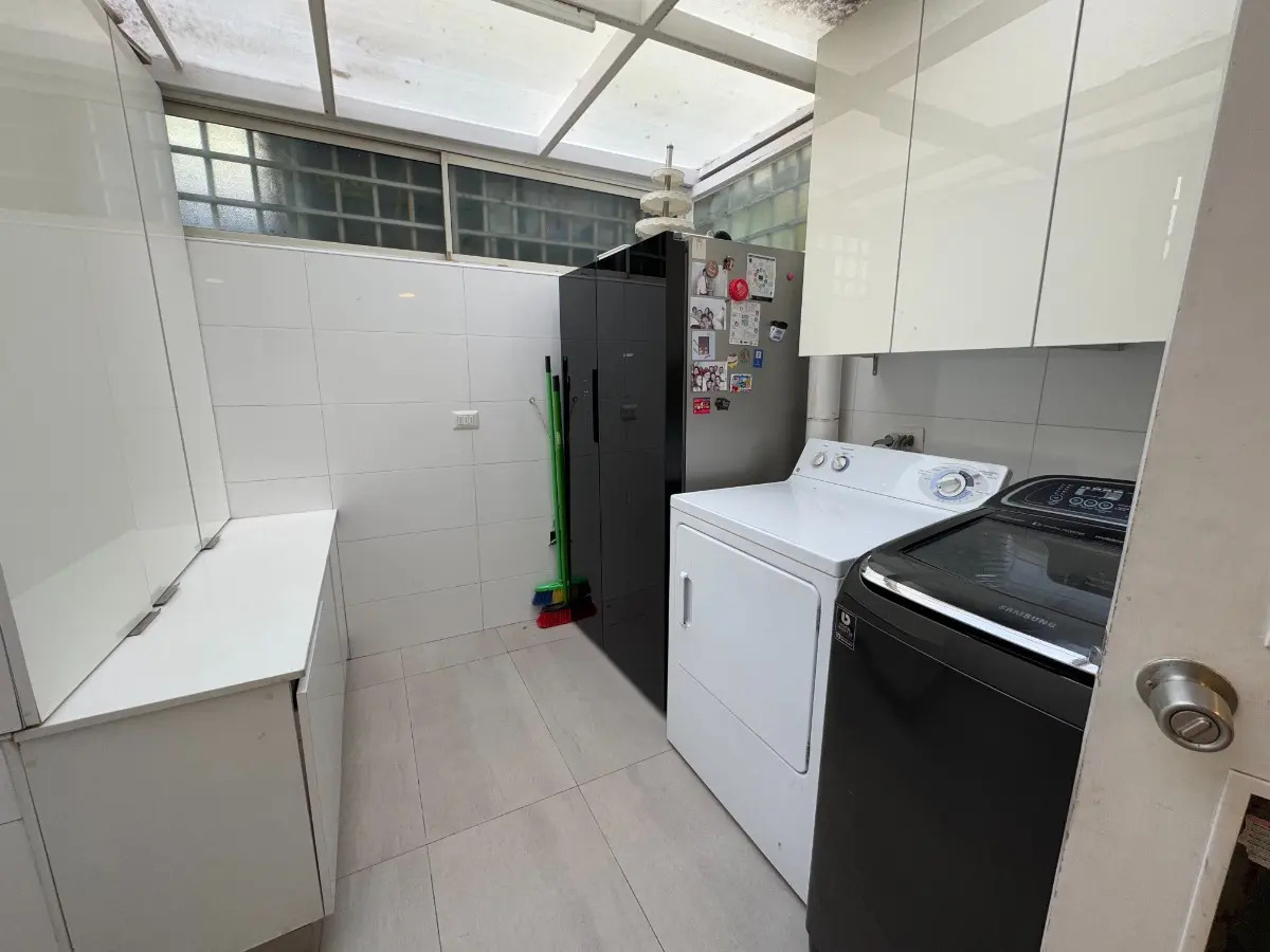Venta Casa 4D en suite Walk-in cl&oacute;set 3B 2E 1B San Carlos de Apoquindo - Las Condes