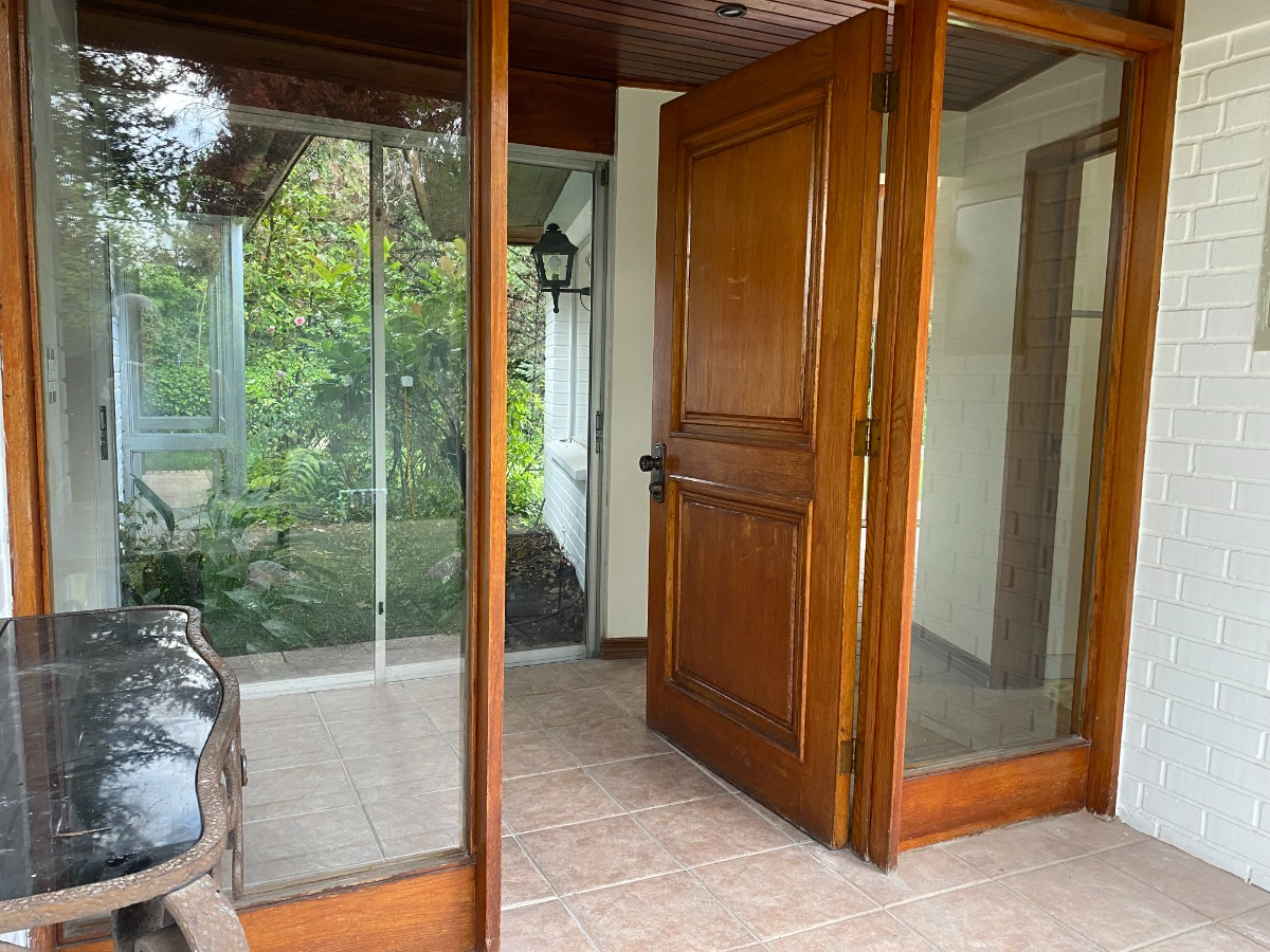 Arriendo Casa 4D en suite Walk-in cl&oacute;set 4B 2E 1B San Carlos de Apoquindo - Las Condes