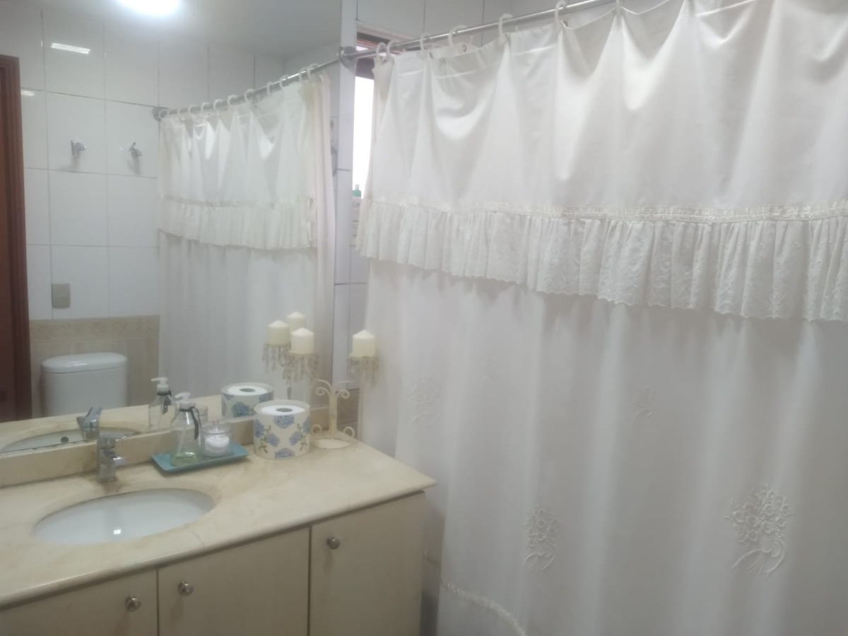 Venta Casa NP 5D en suite Walk-in cl&oacute;set 4B 2E La Dehesa - Lo Barnechea