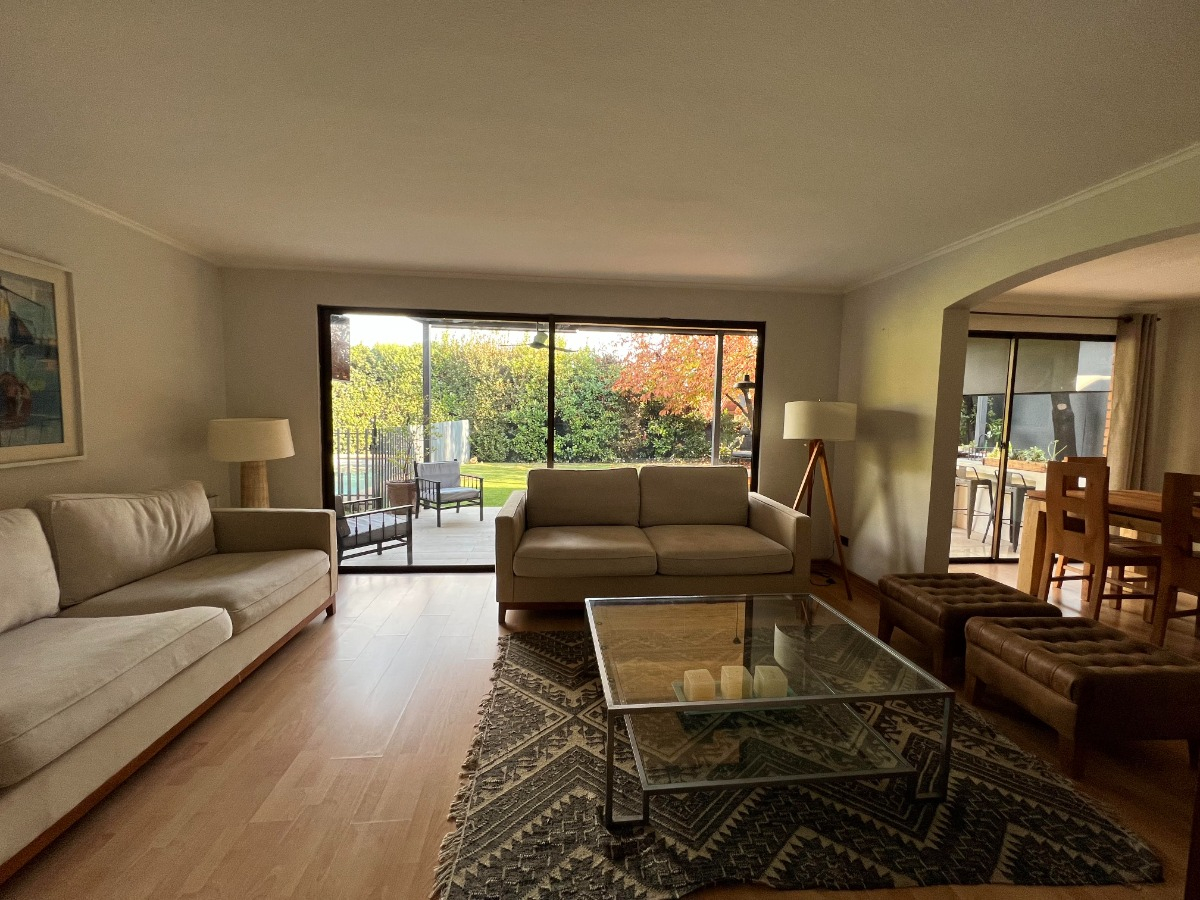 Venta Casa NP 6D en suite Walk-in cl&oacute;set 4B 2E 2B San Carlos de Apoquindo - Las Condes