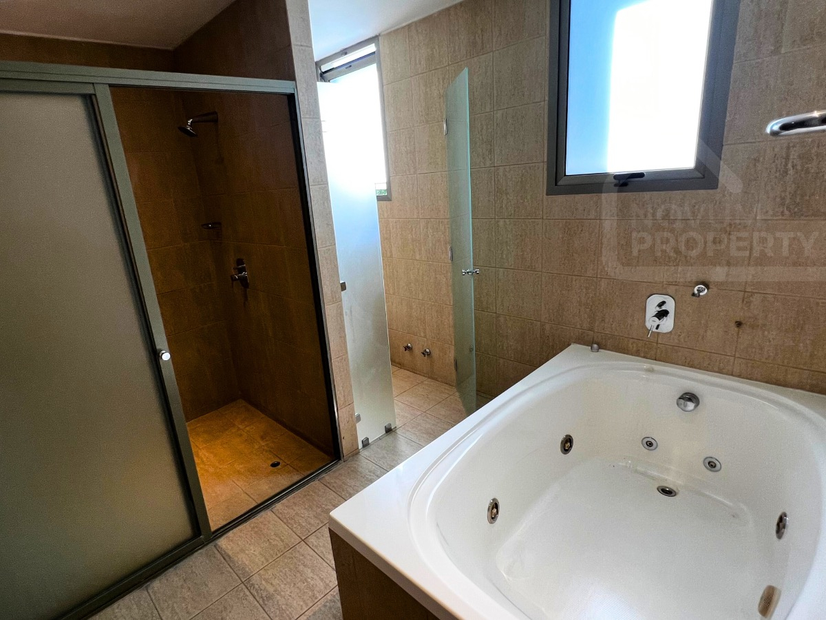 Venta Casa NO 4D en suite Walk-in cl&oacute;set 5B 6E 1B La Dehesa - Lo Barnechea