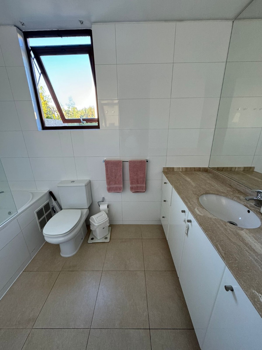 Venta Casa N 4D 4B 2E 1B Los Trapenses - Lo Barnechea