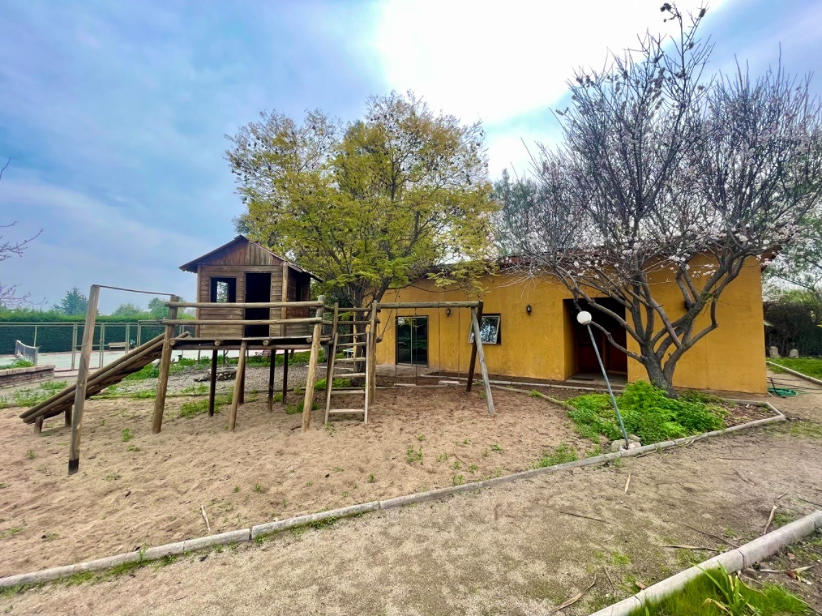 Venta Casa NP 5D en suite Walk-in cl&oacute;set 6B 10E 1B Chicureo - Colina