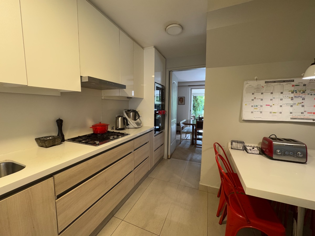 Venta Casa 4D en suite Walk-in cl&oacute;set 3B 2E 1B San Carlos de Apoquindo - Las Condes