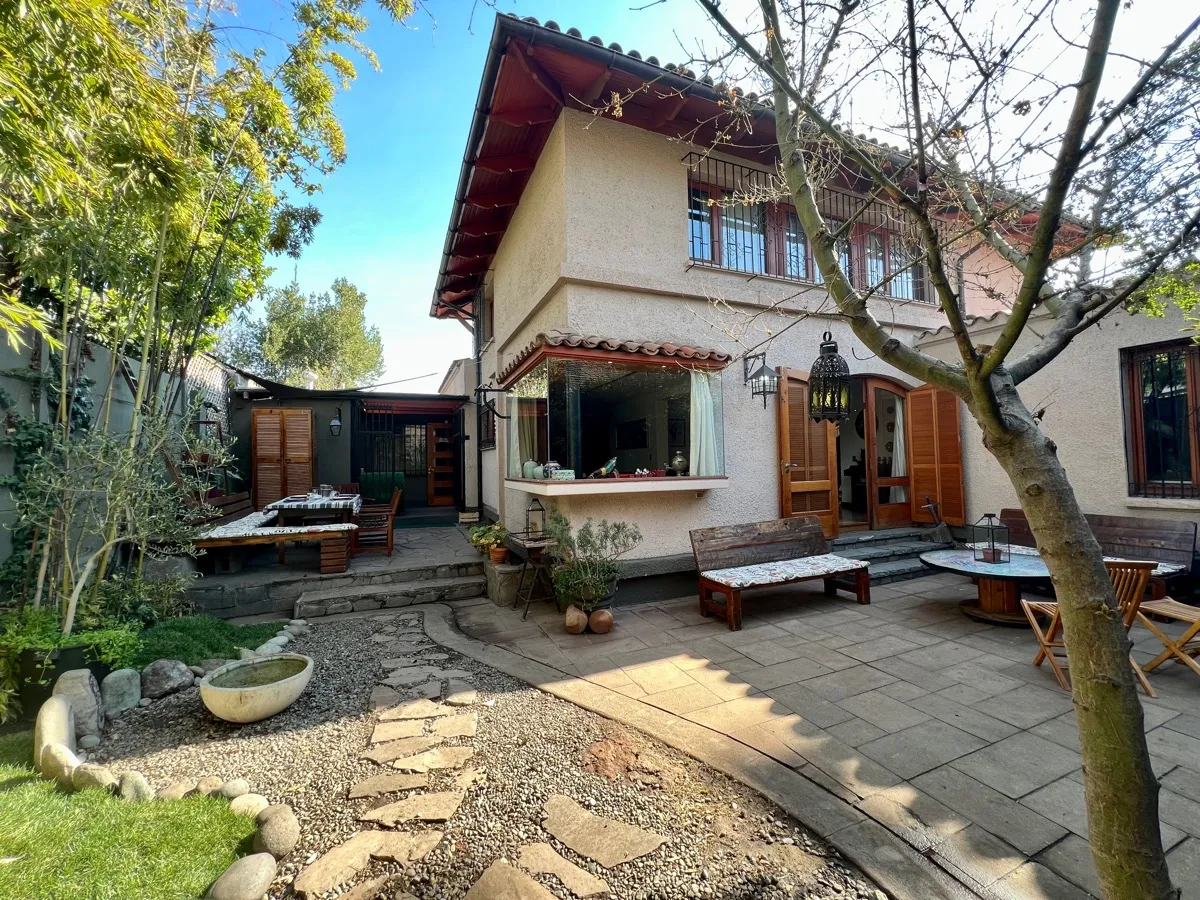 Venta Casa NO 4D 4B 4E 1Bd Borde R&iacute;o - Casa Piedra - Vitacura