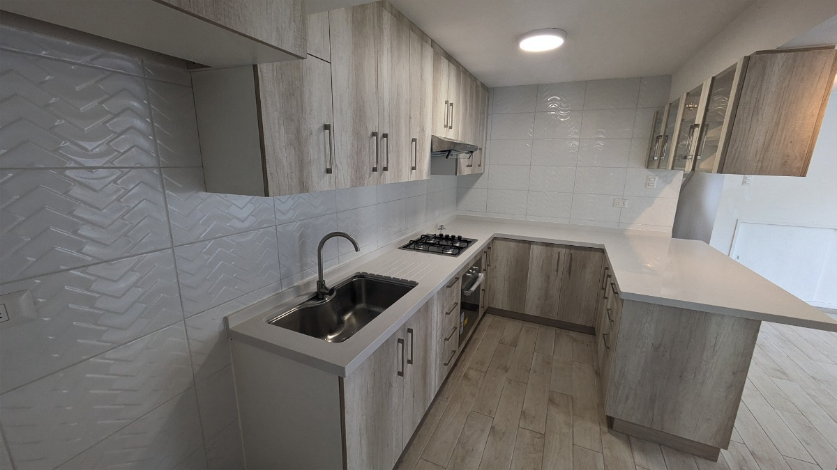 Venta Casa O 3D 2B 1E Los Dominicos - Las Condes