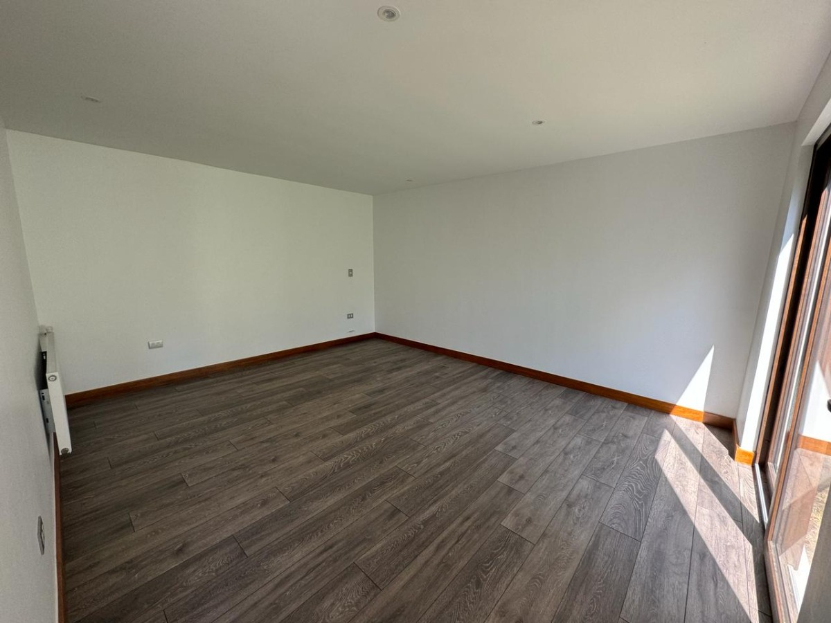 Venta Casa NO 6D Walk-in cl&oacute;set 4B 2E 1B San Carlos de Apoquindo - Las Condes