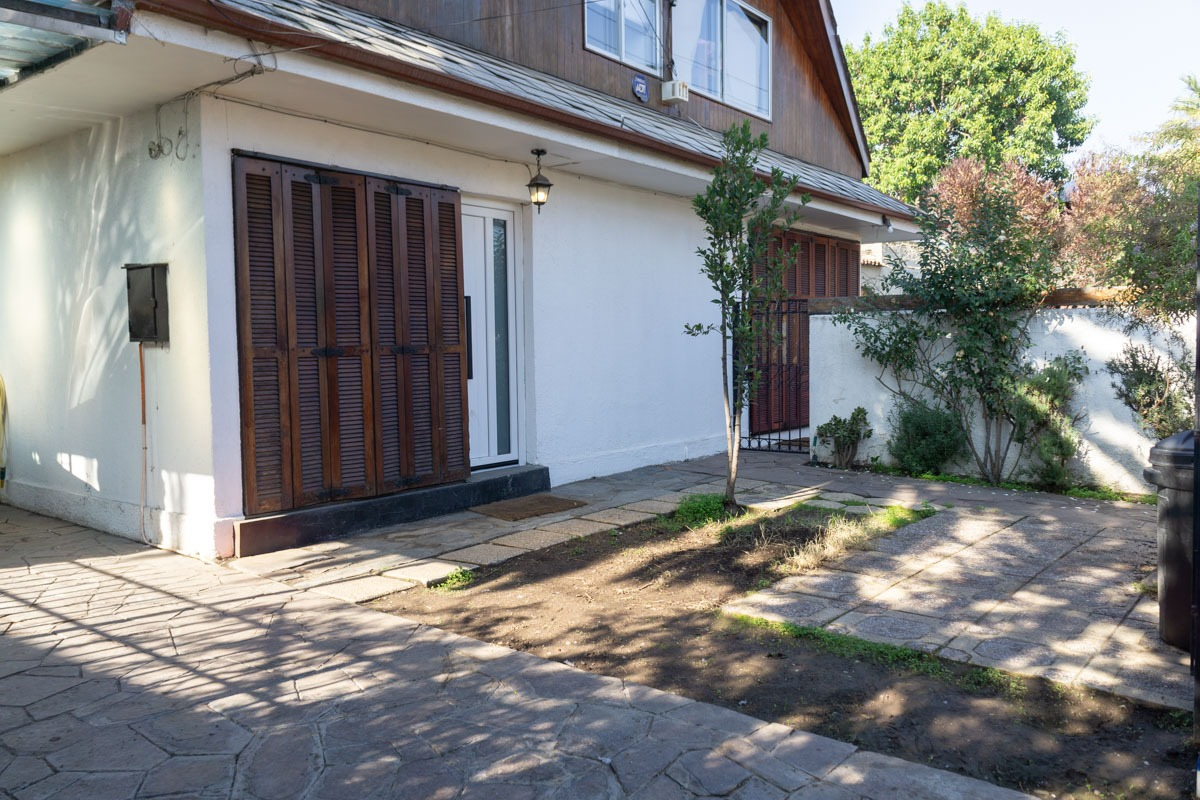 Arriendo Casa NP 3D 2B 2E 1B Blest Gana - La Reina