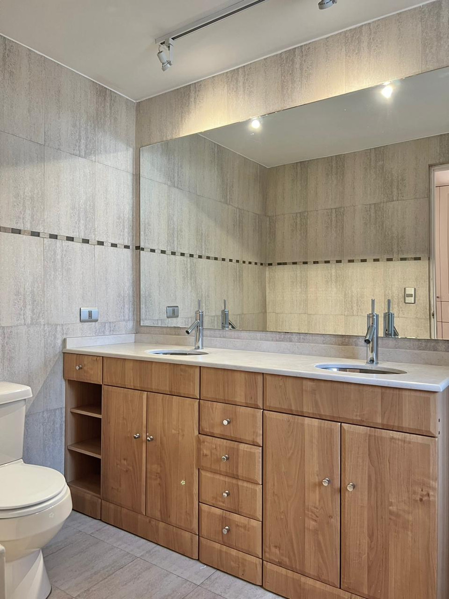 Arriendo Casa 5D 5B 3E San Carlos de Apoquindo - Las Condes