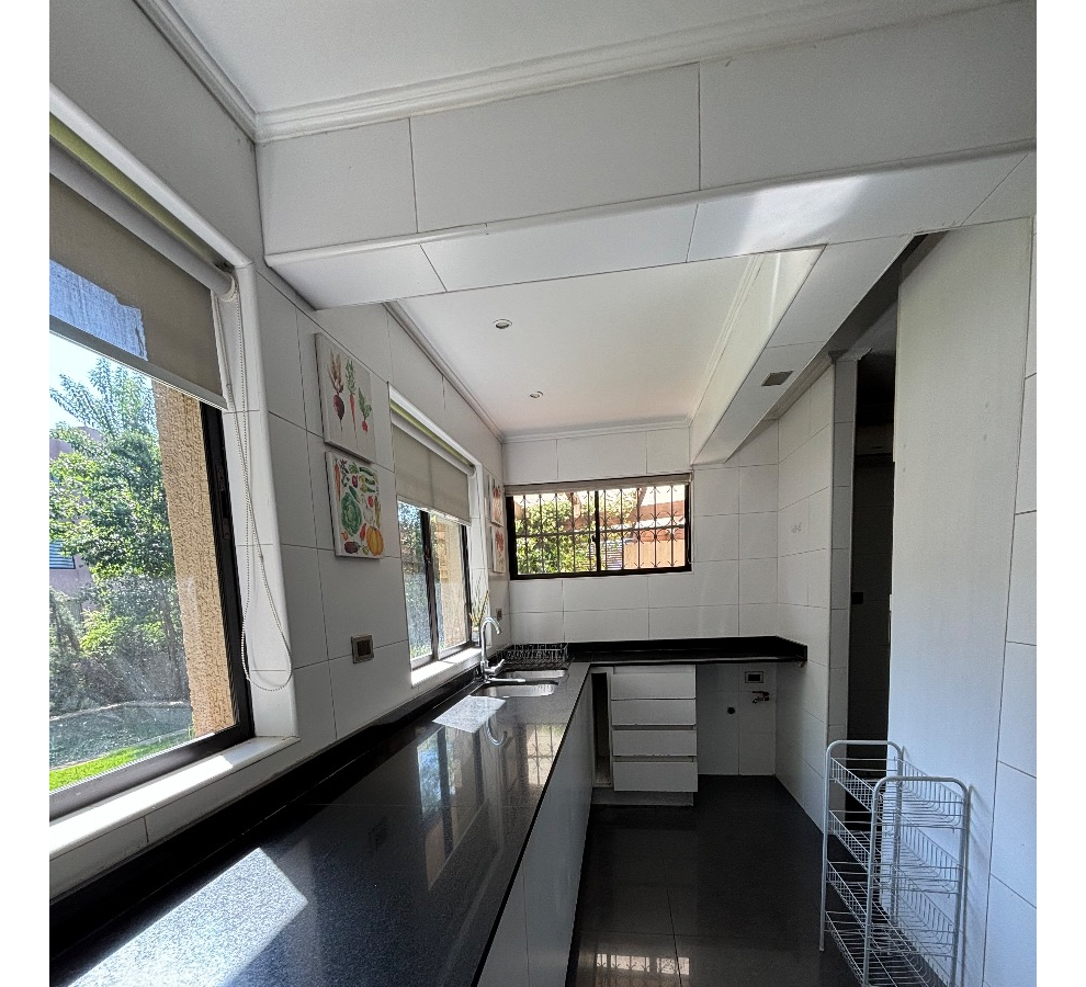 Arriendo Casa 6D en suite Walk-in cl&oacute;set 4B 3E 1B Quinchamal&iacute; - Las Condes