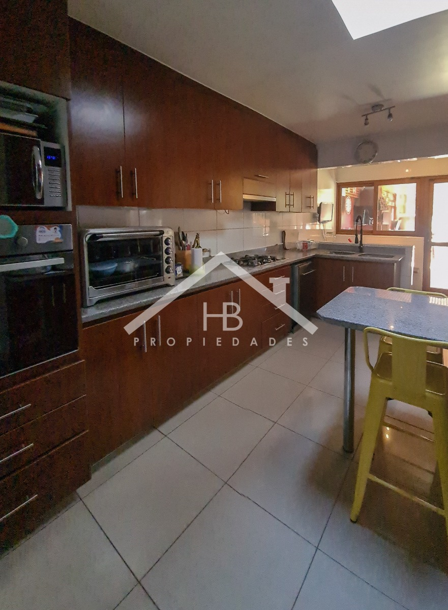 Venta Casa P 5D en suite Walk-in cl&oacute;set 6B 2E 1B San Carlos de Apoquindo - Las Condes