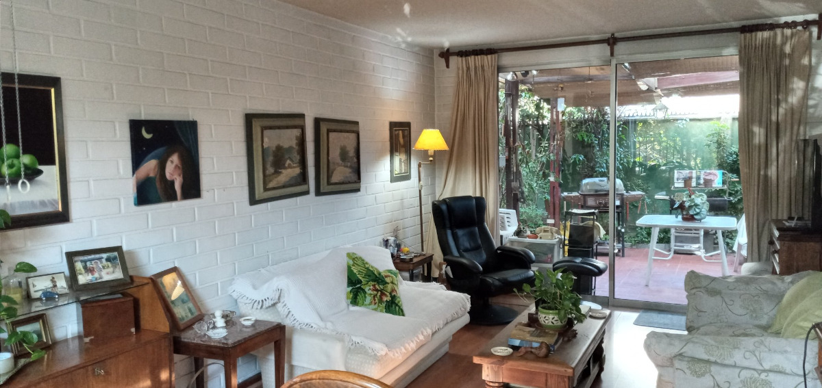 Venta Casa O 4D 3B 1E  - Las Condes