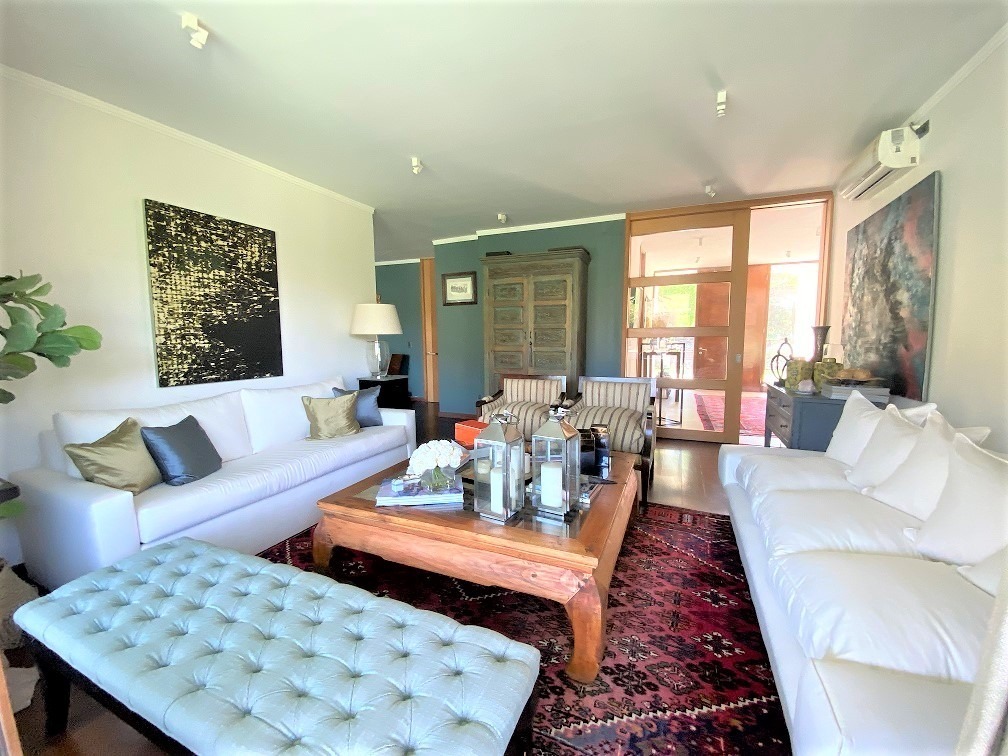 Venta Casa O 4D en suite Walk-in cl&oacute;set 4B 2E Chicureo - Colina