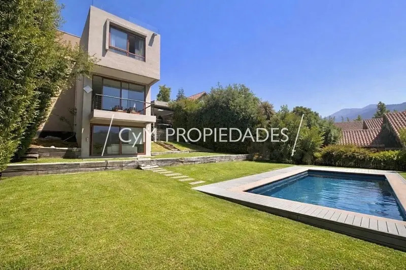 Venta Casa O 5D WI cl&oacute;set Suite 5B 2E El Huinganal - Lo Barnechea