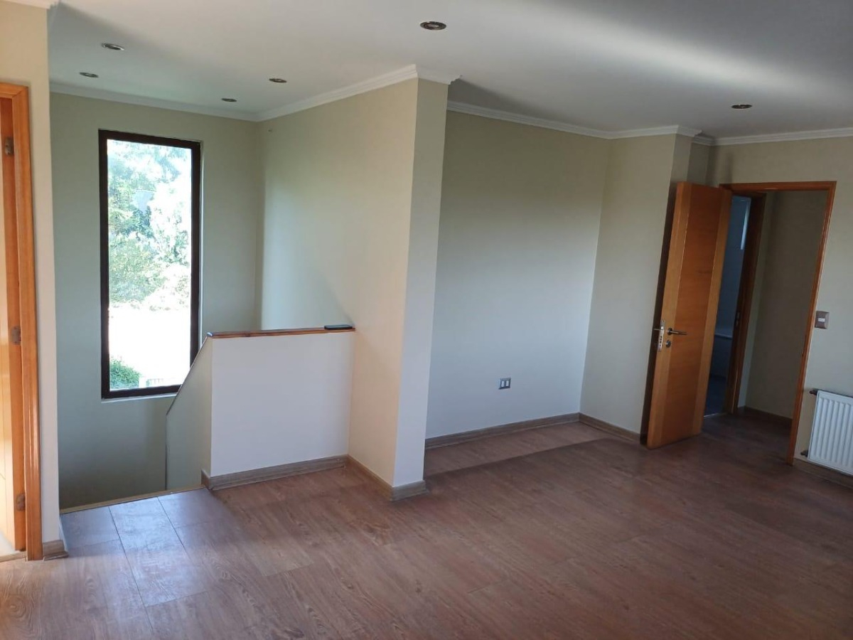 Arriendo Casa P 4D en suite Walk-in cl&oacute;set 4B 2E 1B Chicureo - Colina