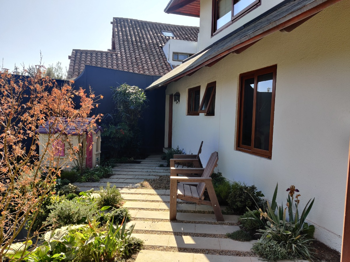 Arriendo Casa 3D 3B 2E 2B San Carlos de Apoquindo - Las Condes