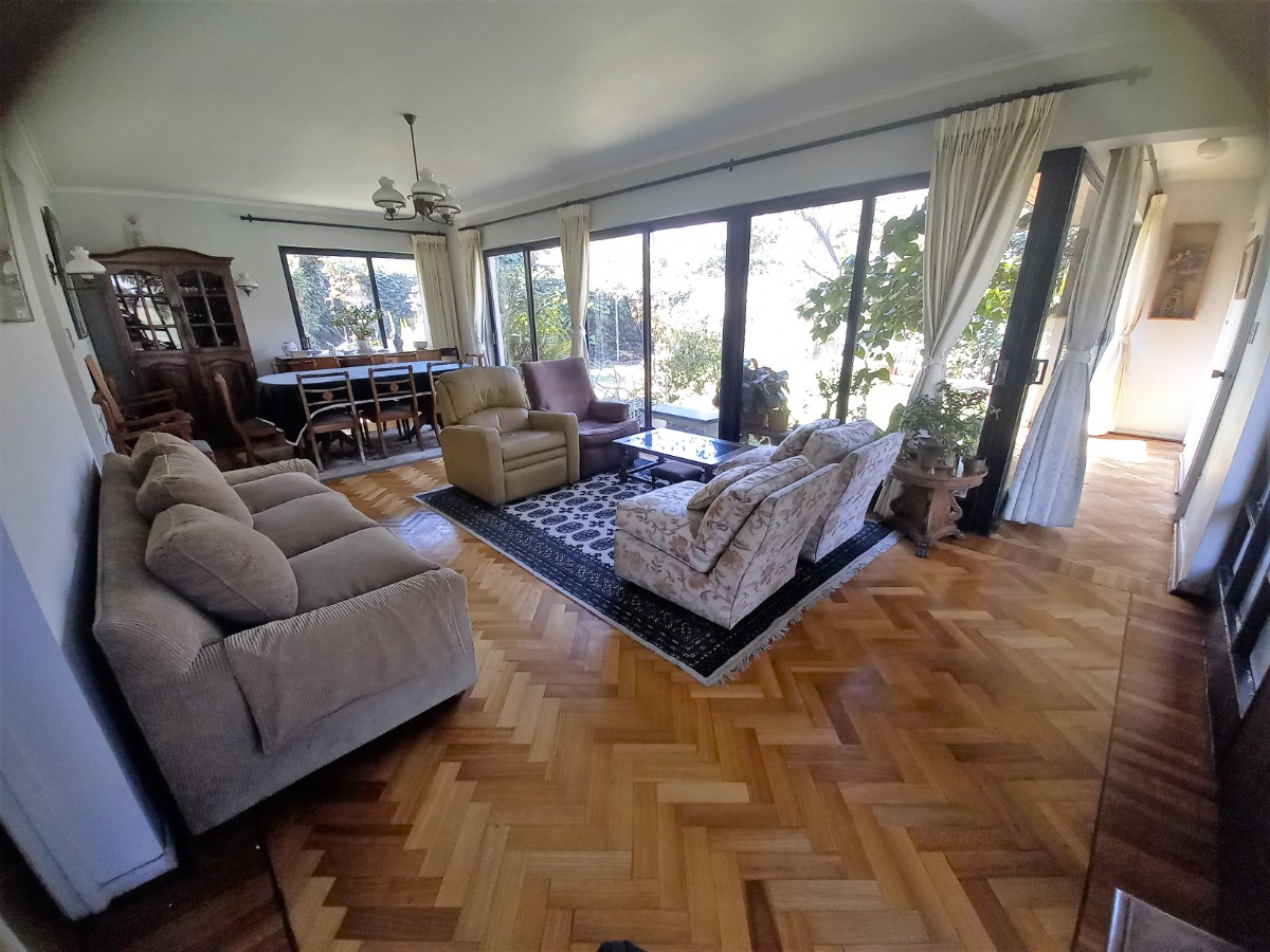 Arriendo Casa NOSP 4D 2B 3E Los Dominicos - Las Condes