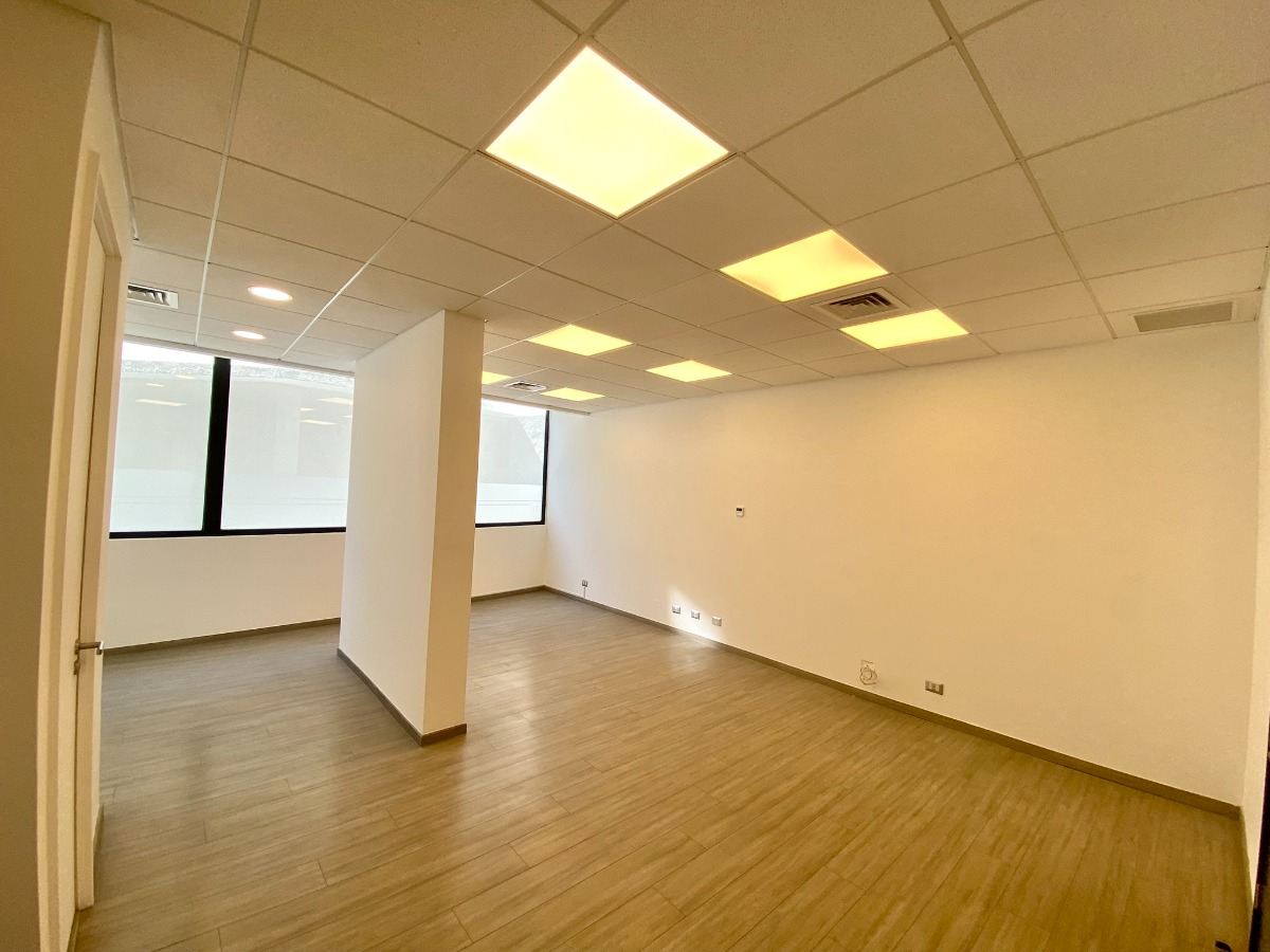 Arriendo Oficina S 1B 1E Los Dominicos - Las Condes