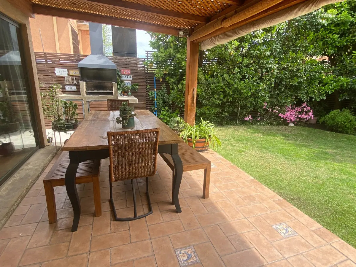 Venta Casa NOSP 4D en suite Walk-in cl&oacute;set 4B 2E 1B San Carlos de Apoquindo - Las Condes