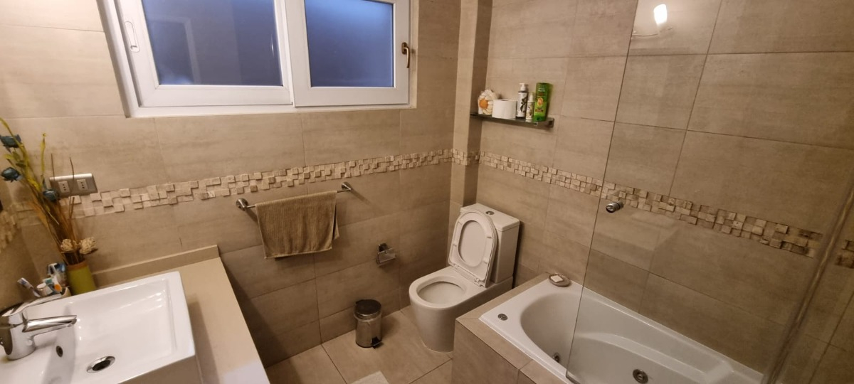 Venta Casa P 4D 2B 4E 1B Rotonda Atenas - Las Condes