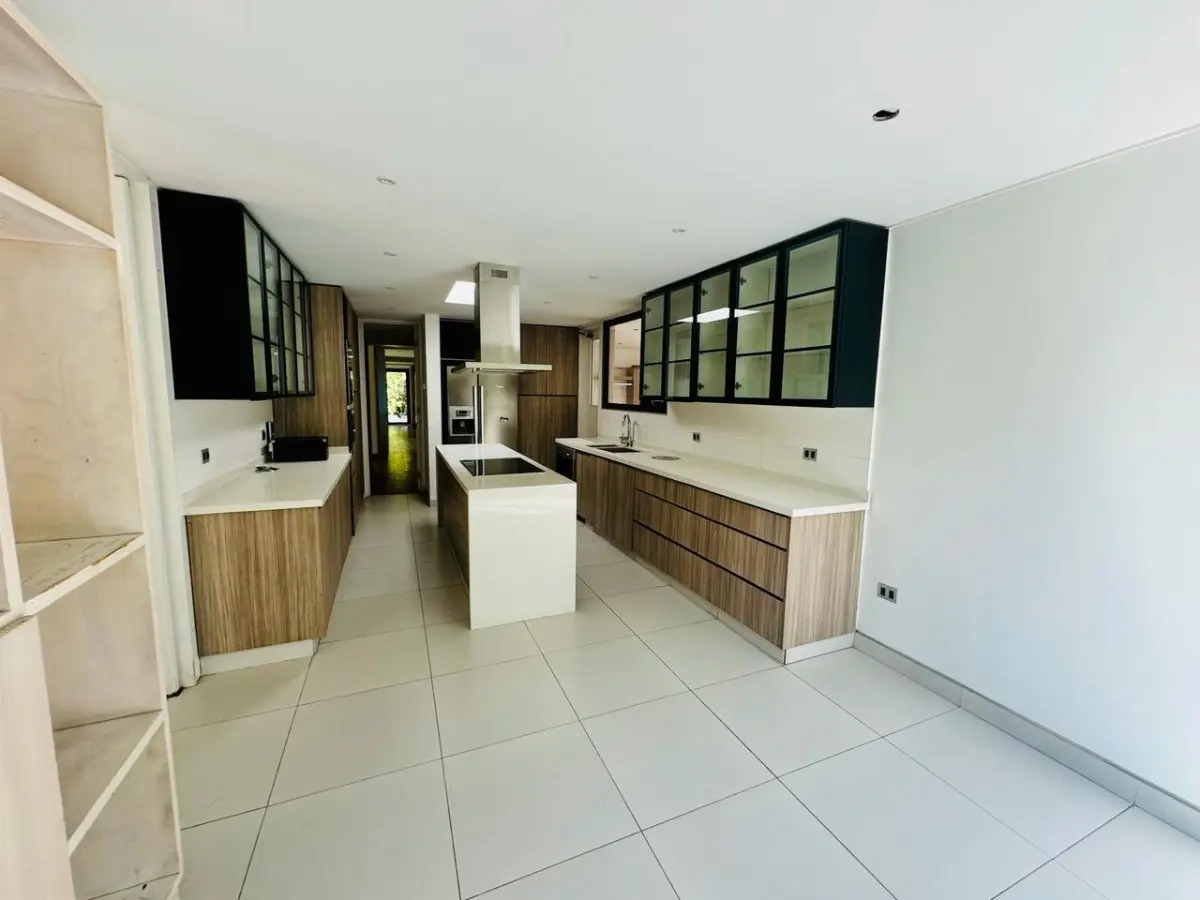 Venta Casa NO 5D en suite Walk-in cl&oacute;set 5B 6E 1B Chicureo - Colina