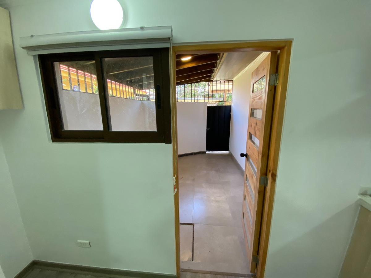 Venta Casa NO 3D 2B 2E 1Bd Carlos Ossand&oacute;n - La Reina