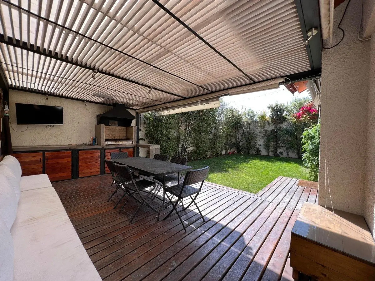 Venta Casa NO 4D en suite Walk-in cl&oacute;set 4B 2E 1B Villa El Dorado - Vitacura