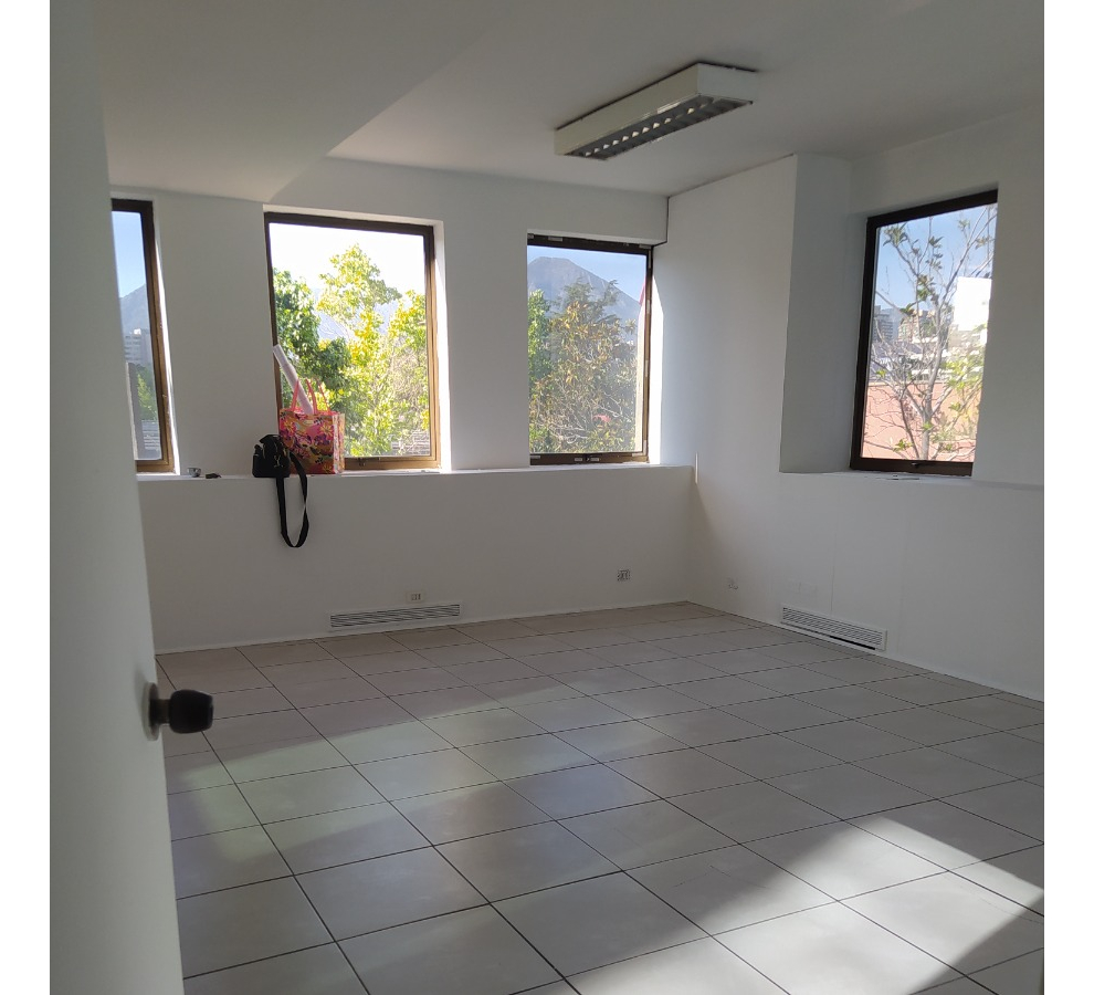 Arriendo Oficina NP 3B 1E Metro Escuela Militar - Las Condes