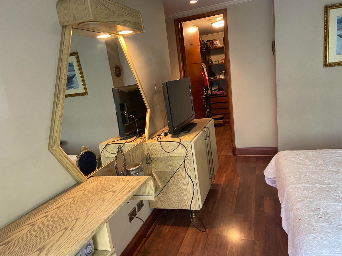 Venta Departamento SO 4D Walk-in cl&oacute;set 4B 2E 1B Barrio El Golf - Las Condes