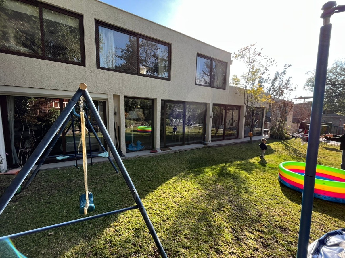 Arriendo Casa O 5D en suite Walk-in cl&oacute;set 4B 4E Los Dominicos - Las Condes