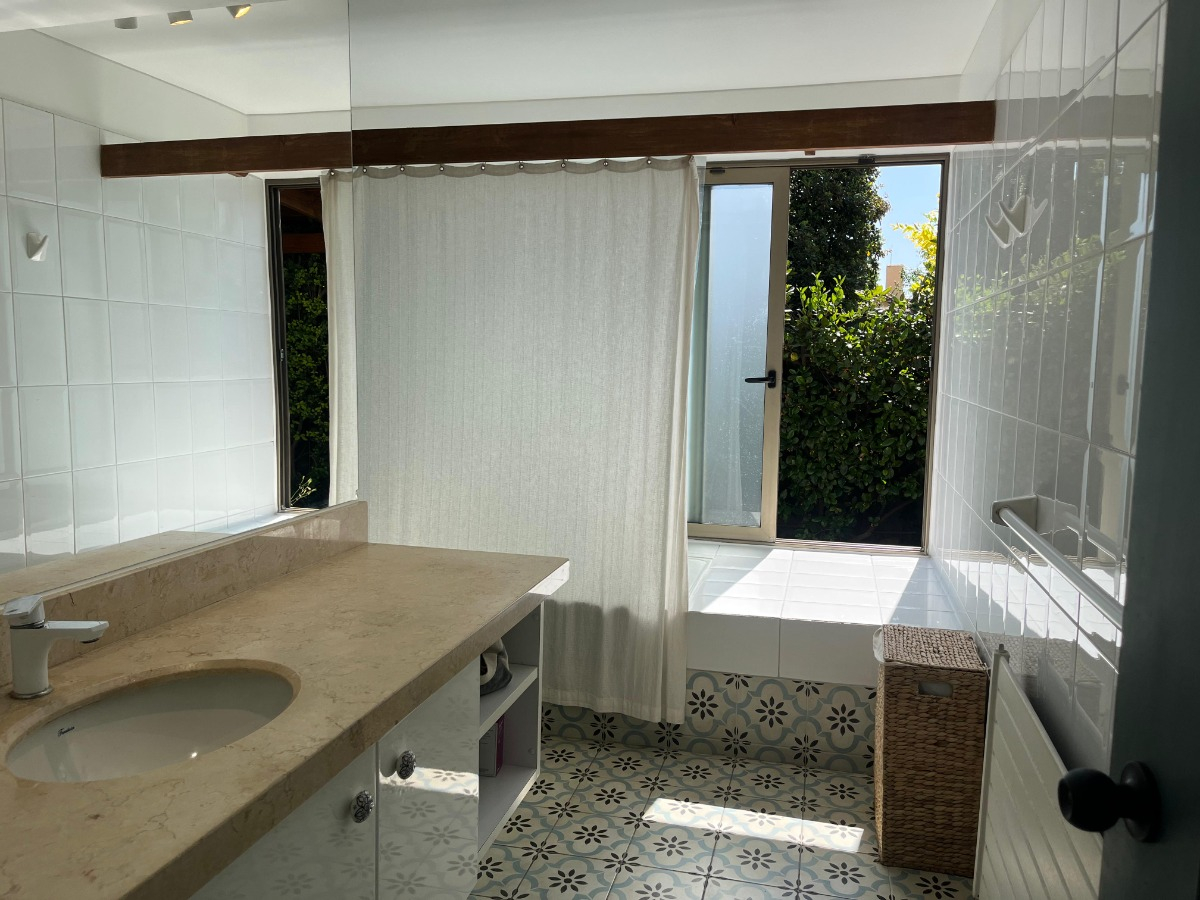 Venta Casa NO 6D en suite 5B 2E 2B La Dehesa - Lo Barnechea