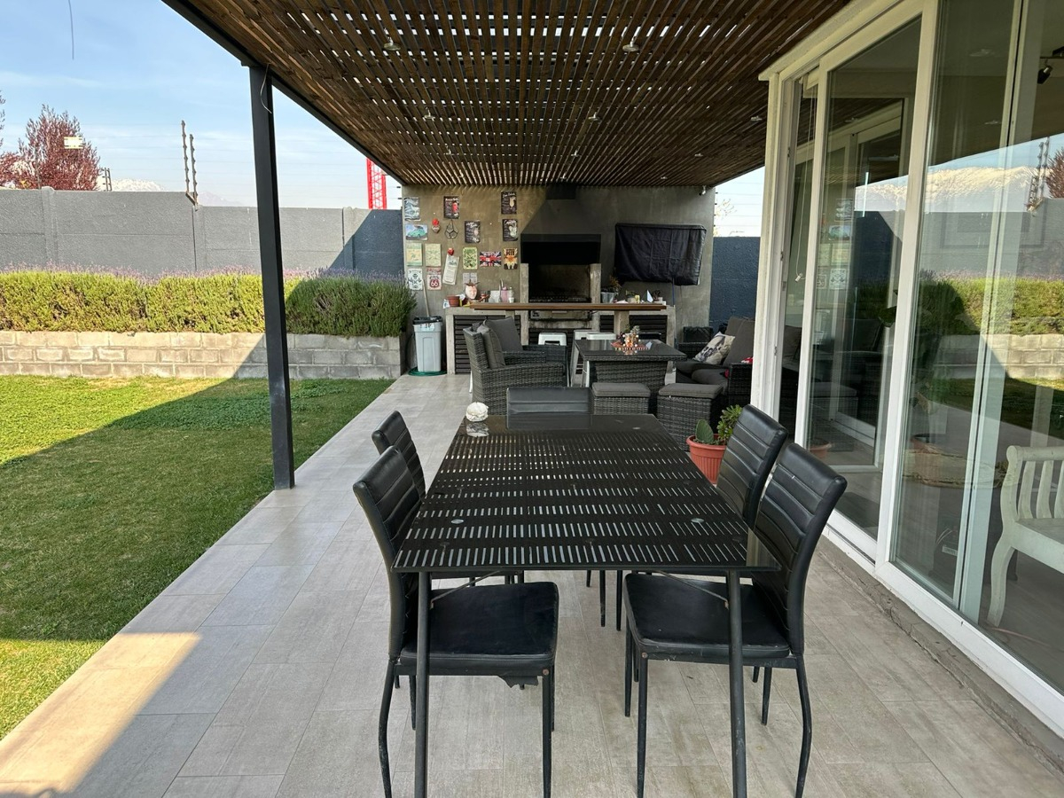 Arriendo Casa NO 4D en suite Walk-in cl&oacute;set 3B 3E 1B La Dehesa - Lo Barnechea