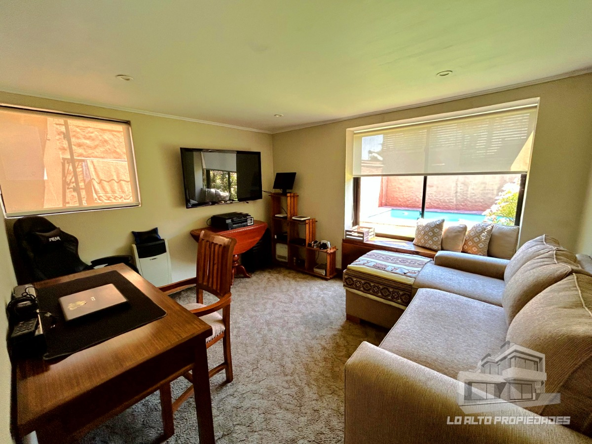 Venta Casa 5D en suite Walk-in cl&oacute;set 4B 4E 1B Metro Sim&oacute;n Bolivar - La Reina