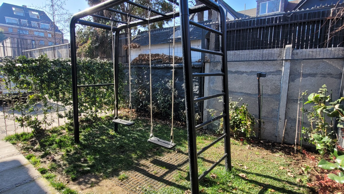 Arriendo Casa NP 4D 4B 2E 2B Borde R&iacute;o - Casa Piedra - Vitacura