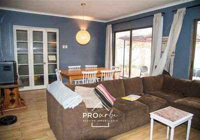 Venta Casa 6D 2B 10E Francisco de Villagra - La Reina