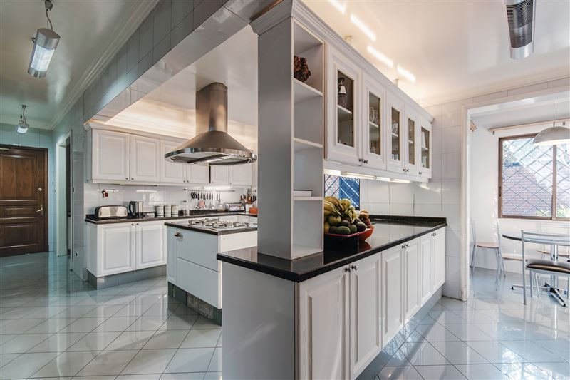 Venta Casa Nor-Oriente 6D en suite Walk-in cl&oacute;set 6B 8E 2B Los Trapenses - Lo Barnechea