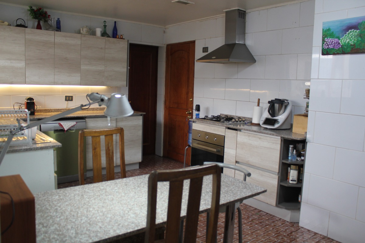 Venta Casa 7D en suite 4B 3E 1B Borde R&iacute;o - Casa Piedra - Vitacura