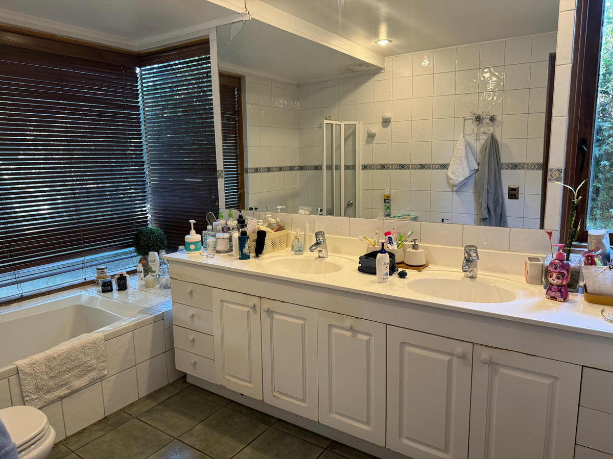 Venta Casa 5D 4B 7E El Huinganal - Lo Barnechea